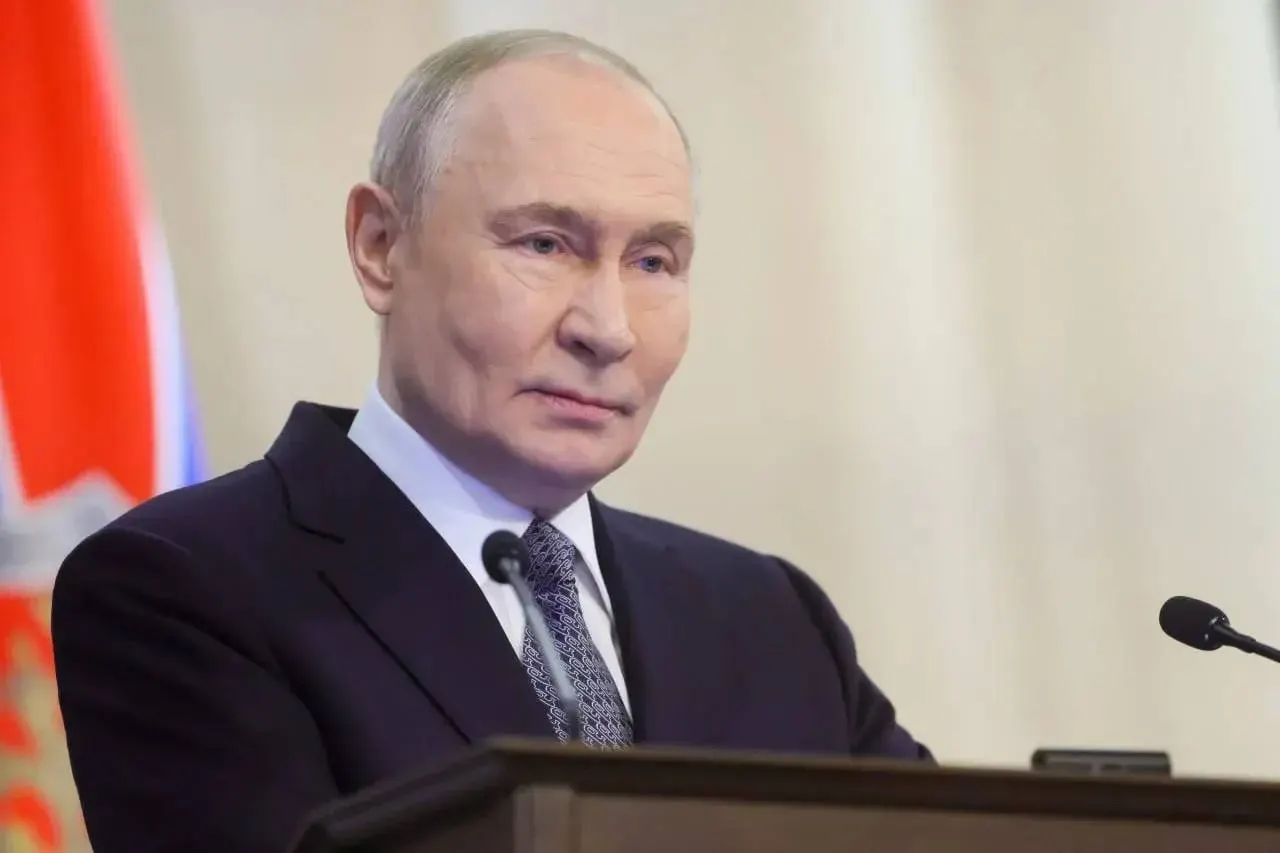 Президент поздравил десантников и ветеранов Воздушно‑десантных войск, отметив их мужество и вклад в обеспечение обороноспособности страны.
