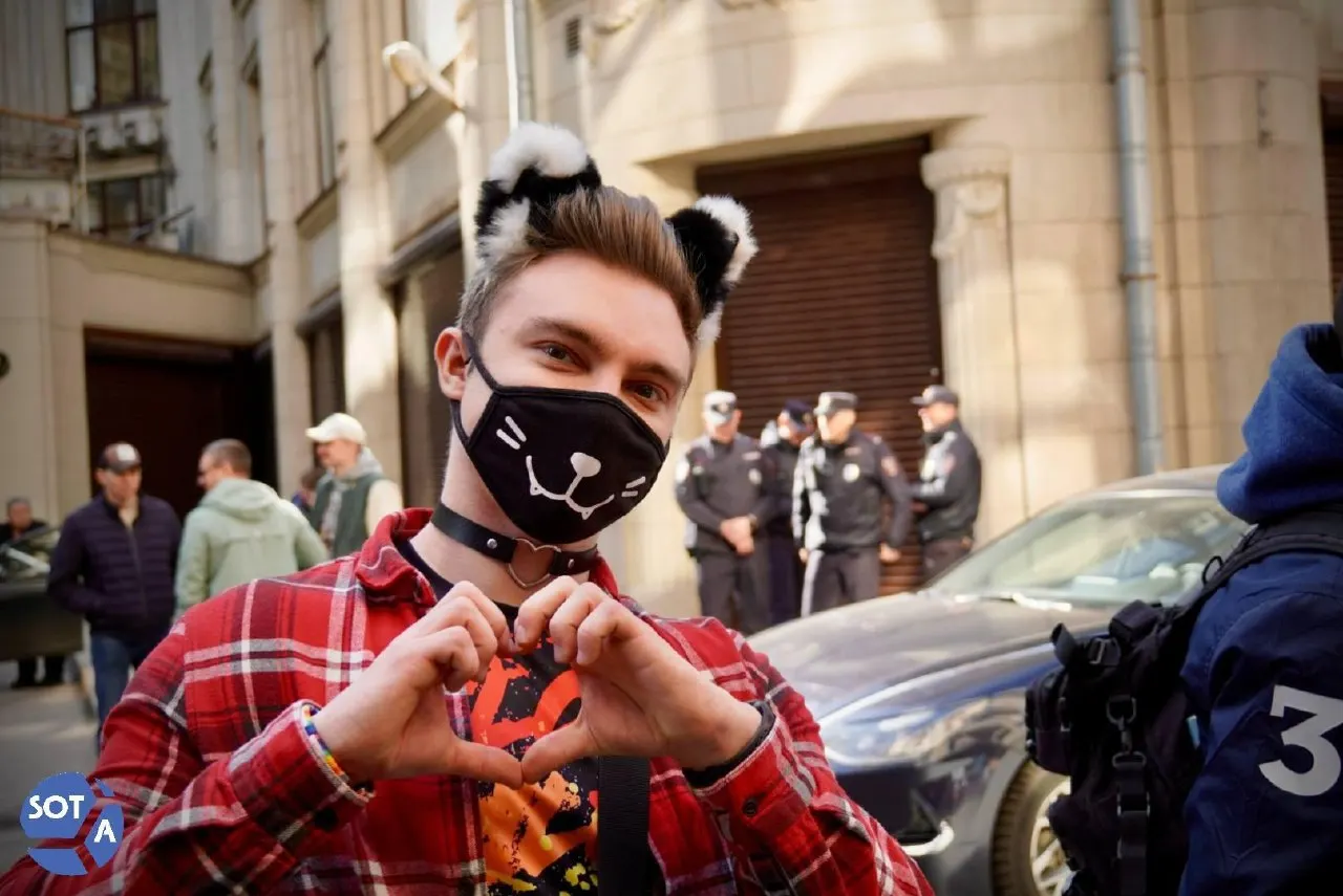 Активист рассказал о задержаниях и угрозах, после которых принял решение покинуть страну.