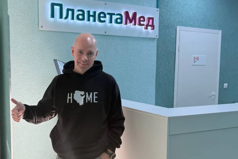 Расследование спорных методов лечения аутизма в столичной клинике привлекло внимание регуляторов, родителей пациентов и надзорных органов.