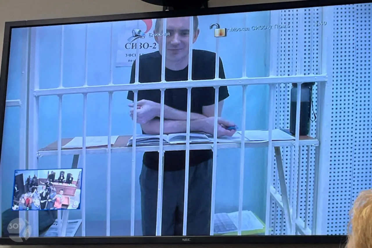Суд оставил без изменений решение Замоскворецкого суда Москвы: 7 лет колонии для Максима Круглова за публикации о армии в 2022 году.