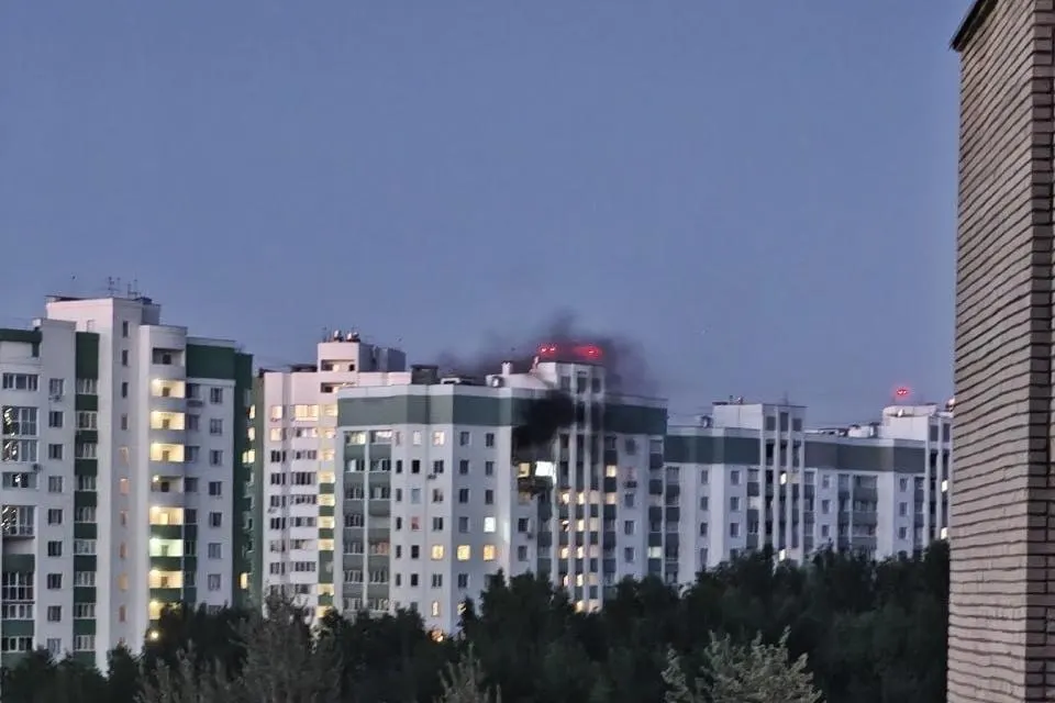 Административный протокол вынесен за публикацию пересказа слов губернатора об атаках беспилотников; повод — запрет оперативного штаба на распространение сведений.