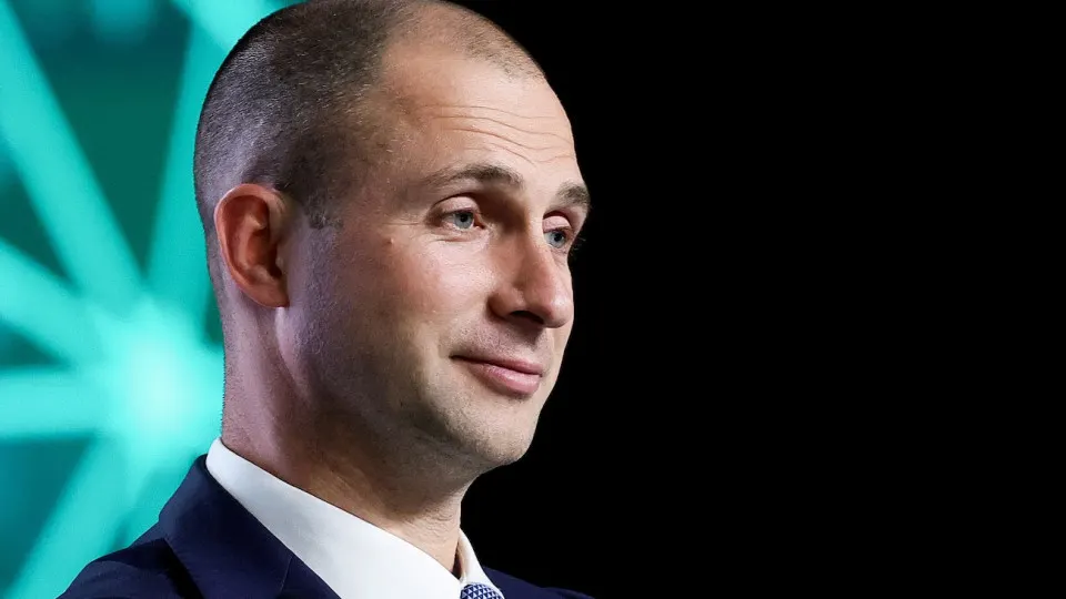 По итогам МСФО за первое полугодие 2026 года VK зафиксировала чистый убыток в 3,8 млрд рублей. Выручка выросла на 12% до 81 млрд рублей, однако позитивная динамика не позволила выйти в прибыль.