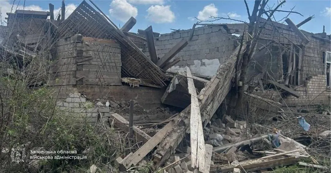 В регионе зафиксированы гибель людей после ударов, возгорания и крупный экономический ущерб, а также задержания и международные заявления.
