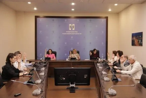 Перед голосованием регионы сообщают о попытках давления, усиленного контроля за ДЭГ и агитации в регионе: задержания кандидатов, требования к участию в голосовании и спорные случаи в детских поликлиниках.