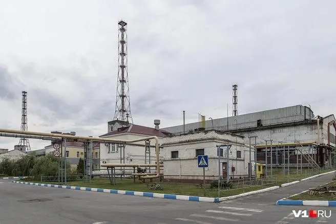 37-летний сотрудник погиб после выброса алюминиевой пыли; по делу обвинение предъявлено одному из работников за нарушение техники безопасности.