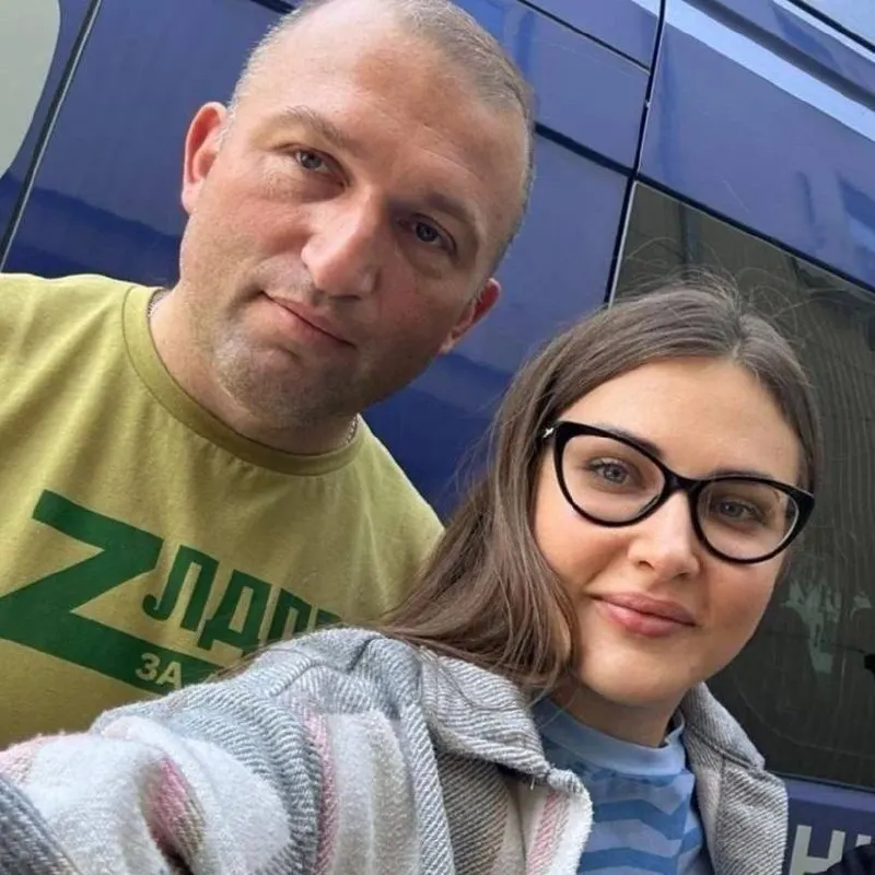 По данным следствия, обвиняемая заявляет о готовности рассказать подробности о коррупции и злоупотреблениях чиновников, включая одного депутата ЛДПР; дело касается Курской области и ДНР.