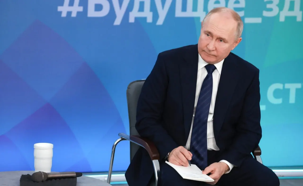 Президент заявил на пленарном заседании, что влияние СВО на рождаемость существует, но главные причины — другие факторы.
