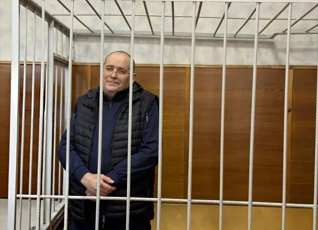 Суд признал Андрея Кислицына виновным в получении взяток в особо крупном размере. Назначено наказание: 9 лет колонии строгого режима и штраф 8,82 млн рублей; совокупный срок — 14 лет колонии, штраф около 17 млн рублей; общая сумма взяток — 4,41 млн рублей, часть из которых получена обвиняемым.