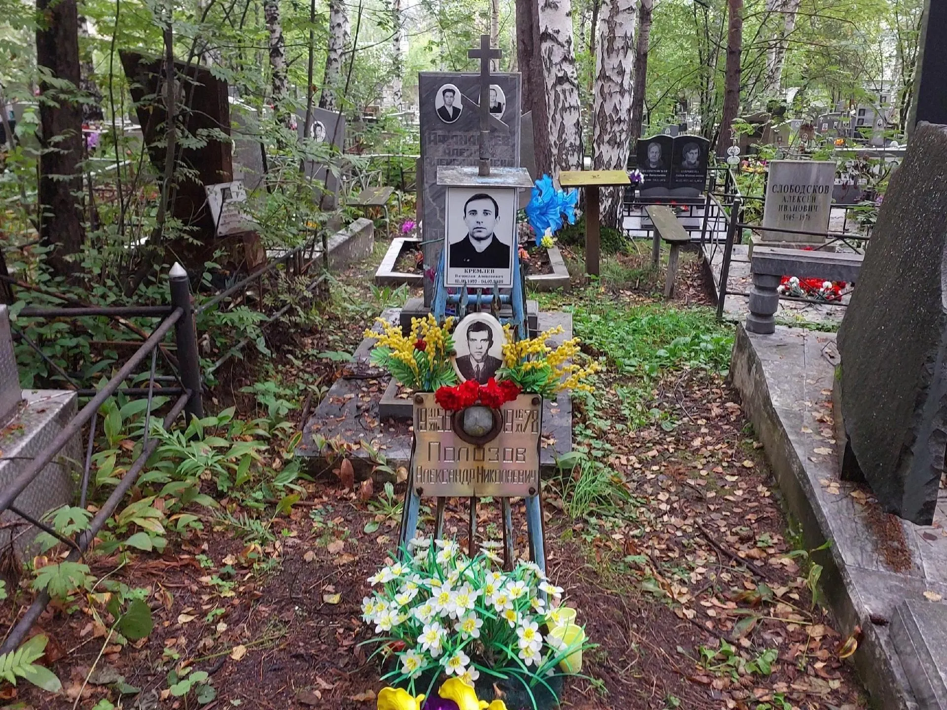 Расследование позволило установить, что отец умер и был похоронен не там, где ожидалось.