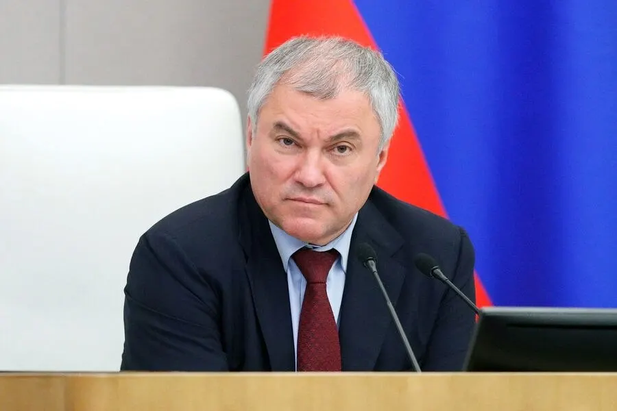 По предварительным данным ЦИК: Вячеслав Володин набирает более 99% голосов по Саратовскому округу; общенациональные цифры: Единая Россия — 57,54%, КПРФ — 9,27%, «Новые люди» — 7,96%; онлайн-голосование в Москве — 52,6%.