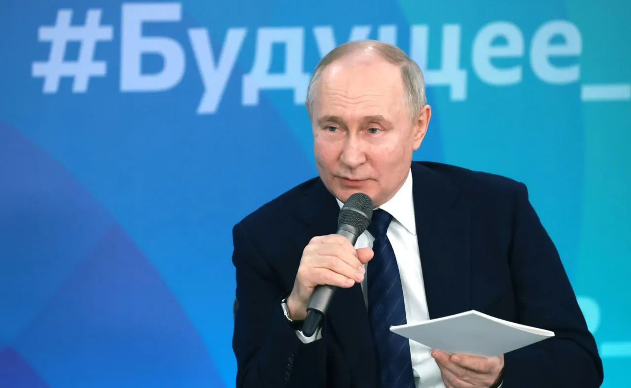На пленарном заседании Восточного экономического форума Путин подчеркнул, что выдавливание учащихся из старших классов недопустимо — необходимо создавать условия, соответствующие спросу экономики Москвы.