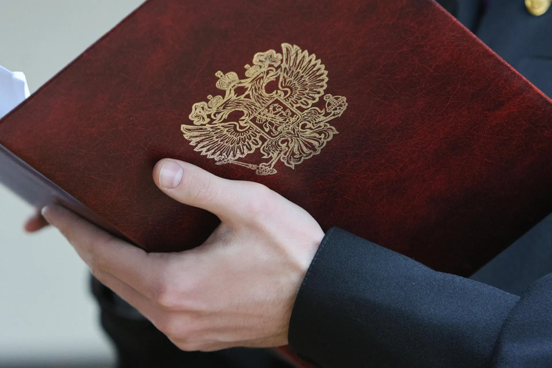 Суд признал пенсионера виновным в убийстве соседа отверткой в доме-интернате для престарелых в Воронежской области.
