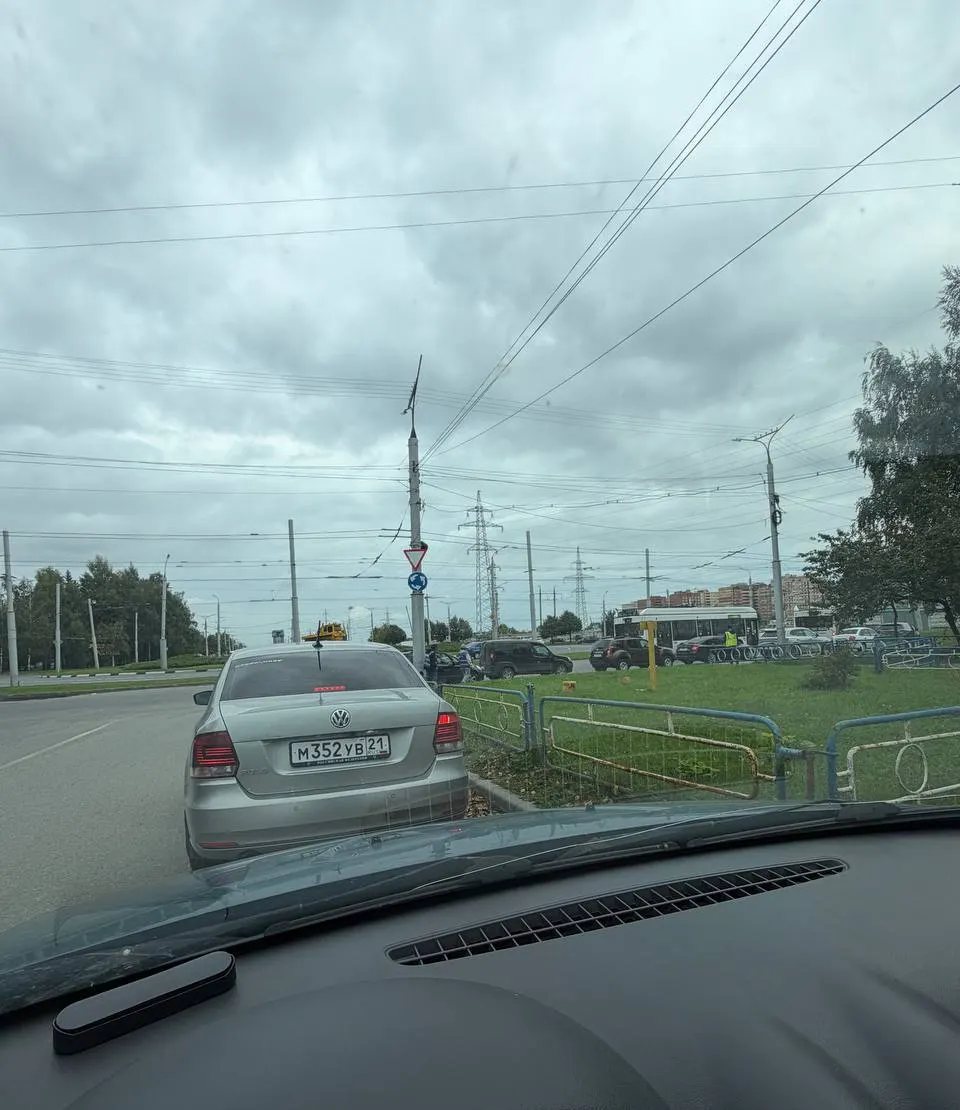 В регионе снова наблюдается дефицит топлива и очереди на заправках, цены растут до примерно 120 рублей за литр на отдельных станциях.