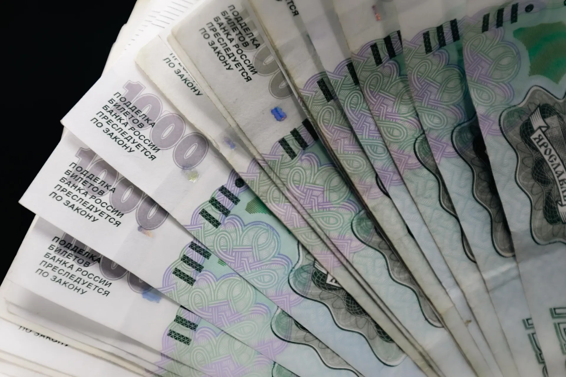 После ареста счетов бывшему гендиректору выплатили часть задолженности по заработной плате.