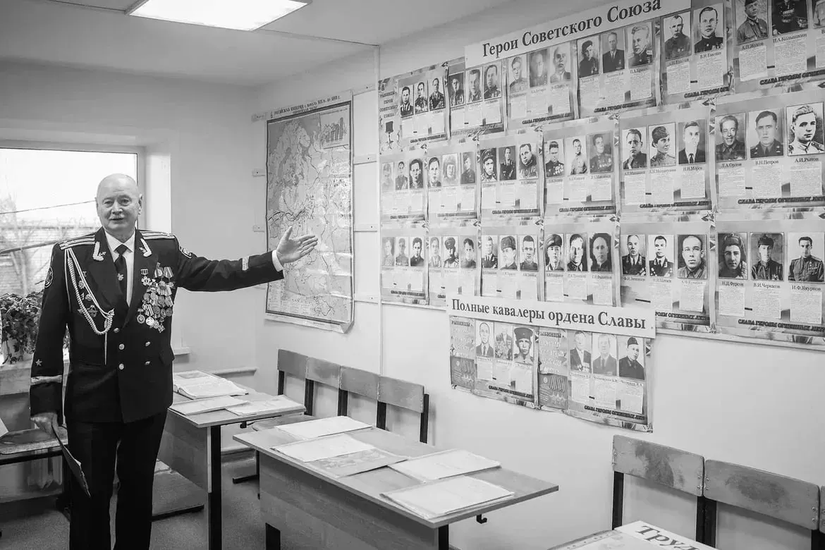 Руководитель и основатель клуба юных моряков Владимир Андреев погиб в ДТП; жена и сын находятся в больнице.