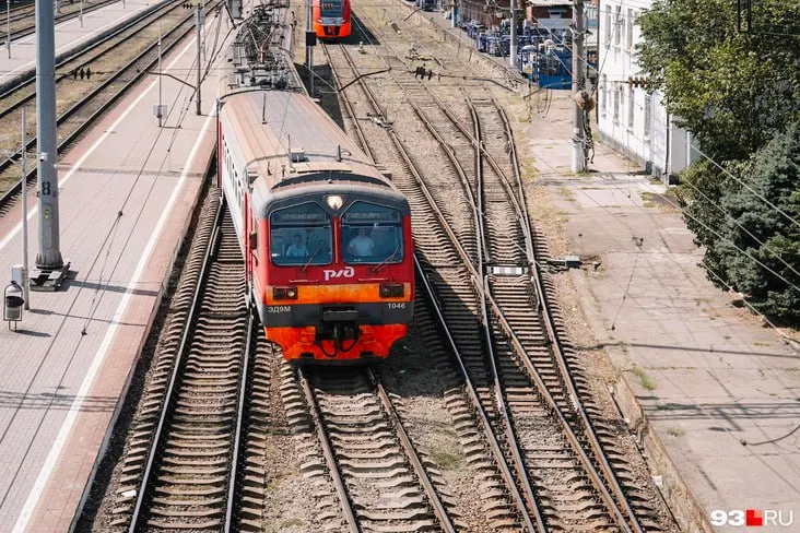 Первые поезда будут соединять Москву и Исламабад уже в марте 2027 года, маршрут планируют расширить до Минска, Гвадара и других регионов.