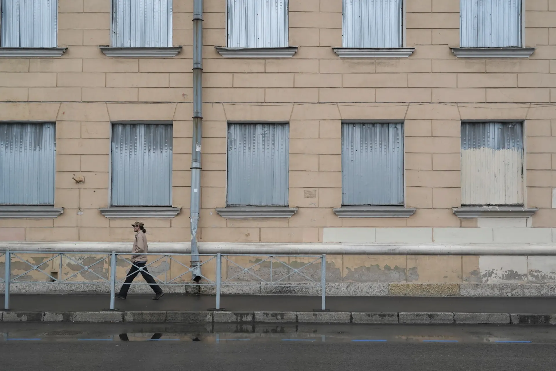 Краткий обзор последних событий: судебные решения, городские проблемы и атаки беспилотников, а также новости за рубежом.