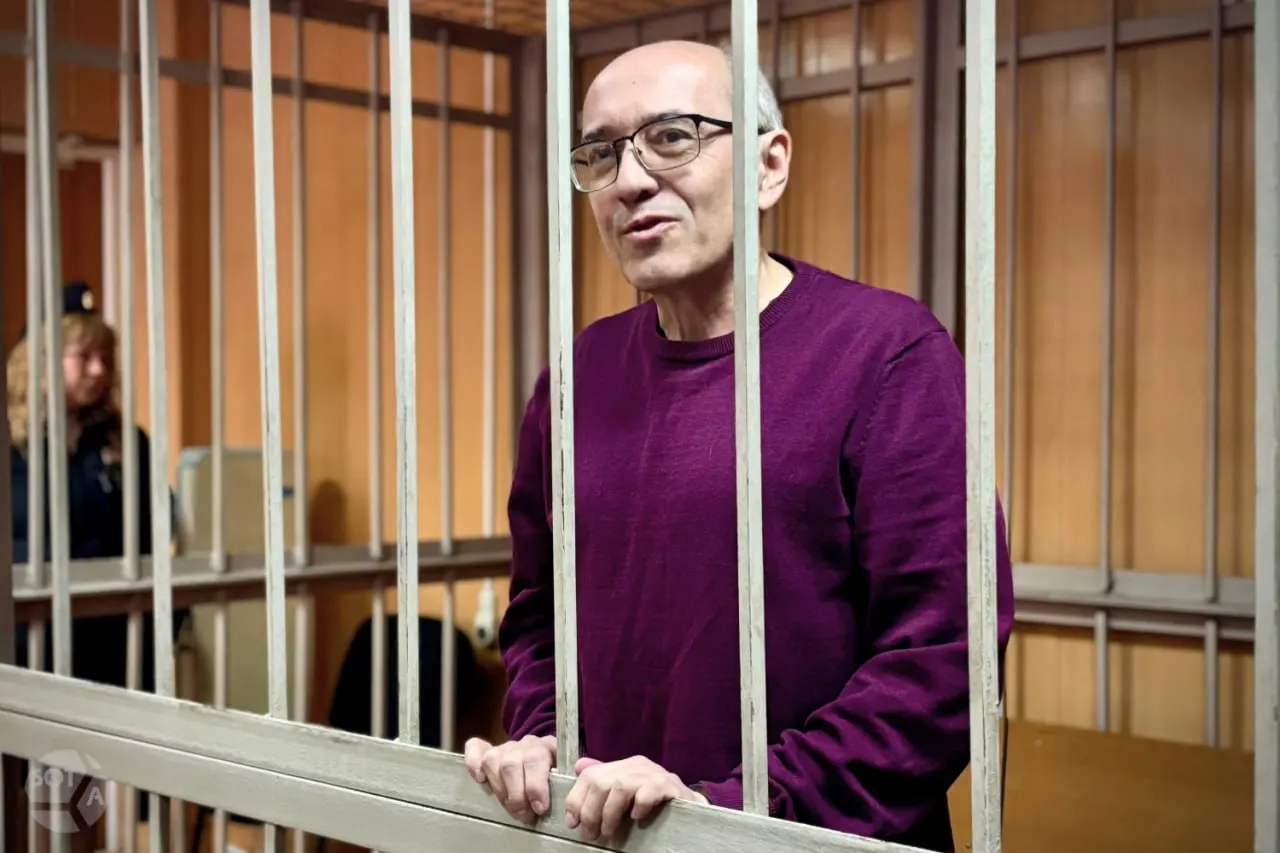 Историк и теле-радиоведущий Павел Сюткин осуждён за распространение фейков об армии; дело рассмотрено в закрытом режиме.
