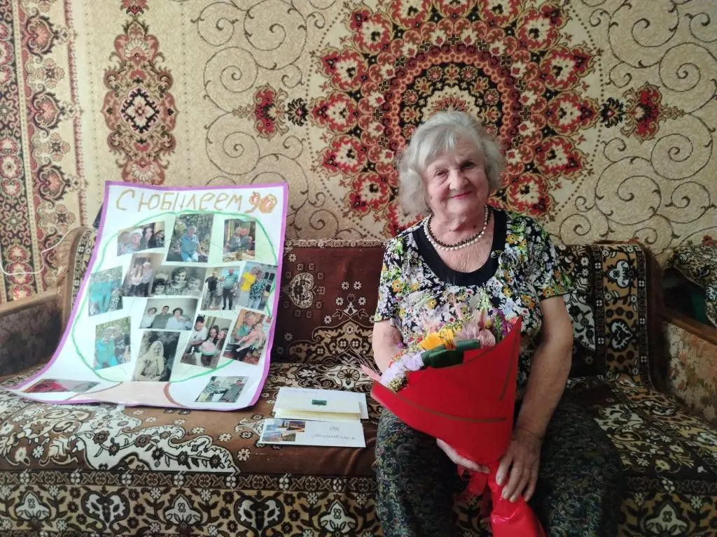 Ветеранка Великой Отечественной войны из Владивостока отметила 90-летие; её путь от деревни Калужской области до педагогической карьеры во Владивостоке.