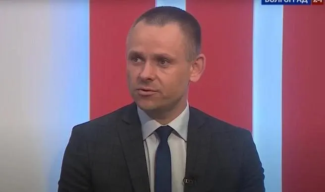 Экс-чиновникам продлена мера пресечения до середины декабря; представитель защиты сообщил об возмещении ущерба и препятствиях к лечению.