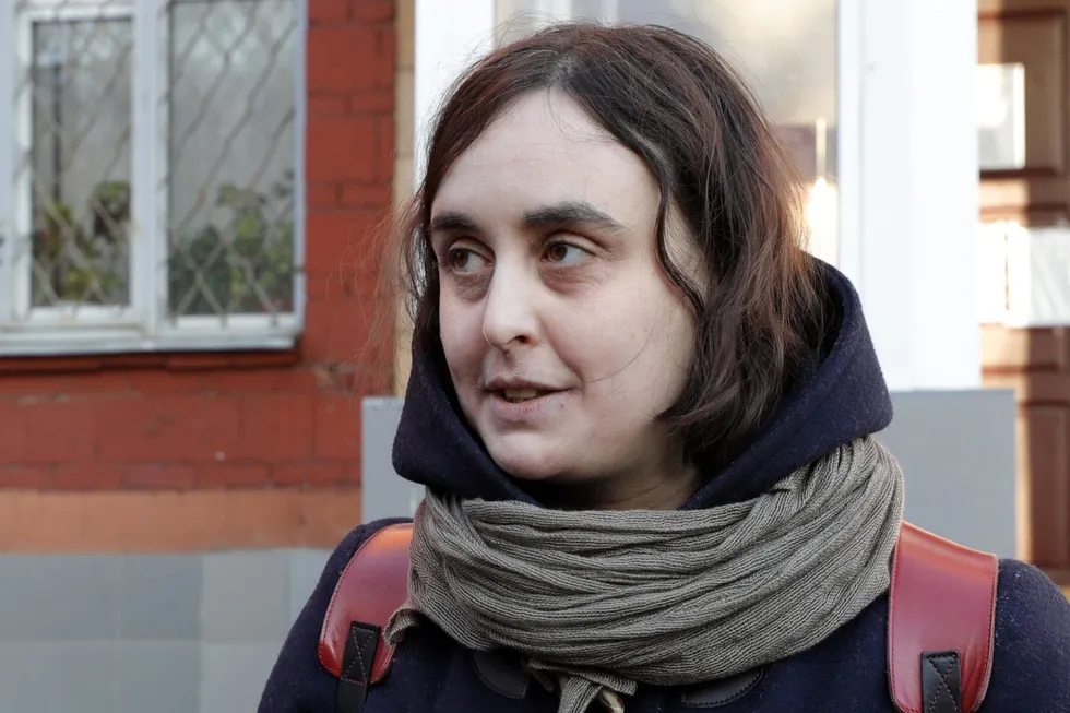Лида Мониава, основательница фонда и детского хосписа «Дом с маяком», задержана по обвинению в распространении фейков об армии. Дело поднимает вопросы о роли гражданского общества и системной благотворительности в условиях войны.