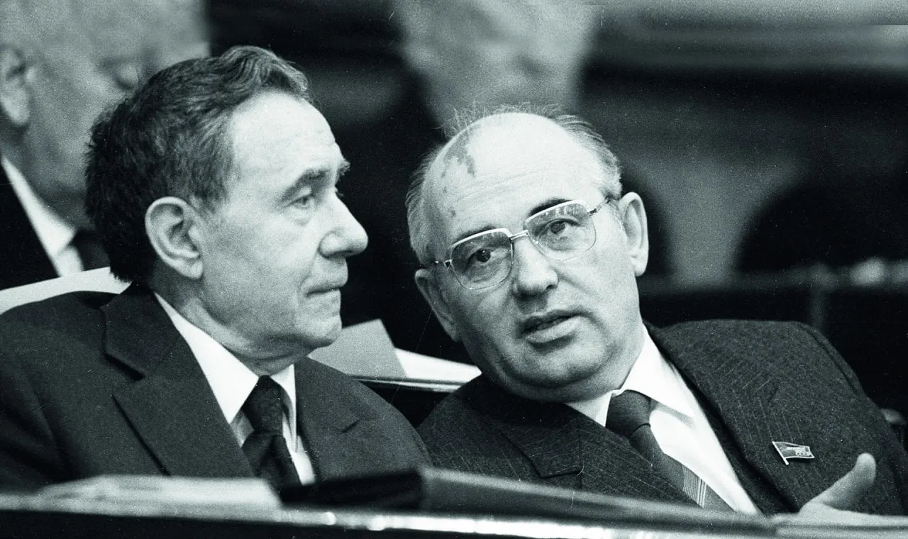 Пленум, прошедший 30 сентября 1988 года в Москве, привёл к отставке ряда руководителей и началу масштабной перестройки.