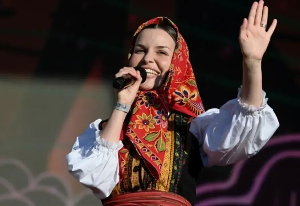 Певица Татьяна Куртукова объявила о намерении участвовать в наблюдении за голосованием и представлять интересы своей аудитории.