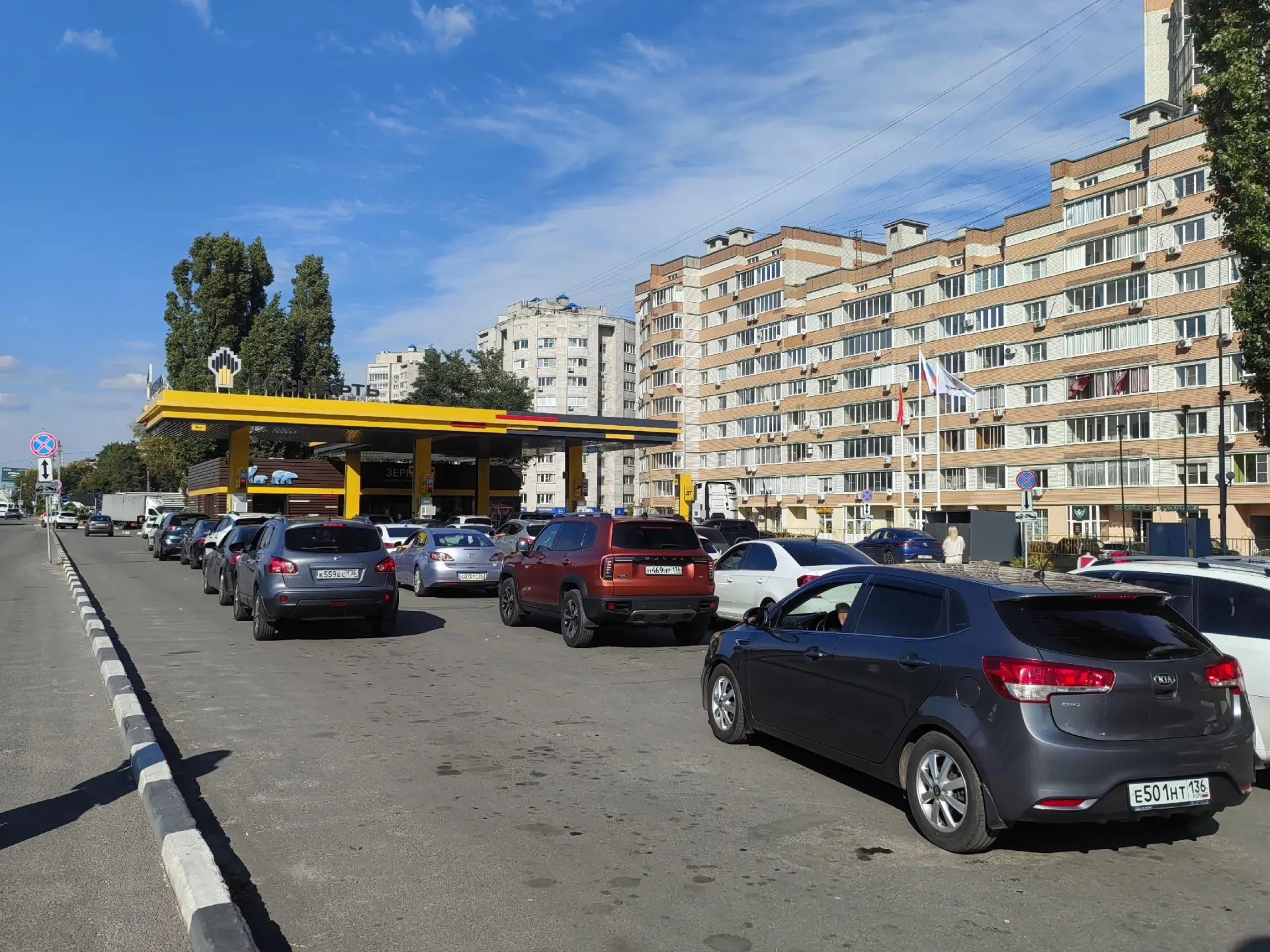 Цены на бензин и дизель в Воронеже меняются из‑за перебоев в поставках; обзор доступности на заправках и актуальные цены.