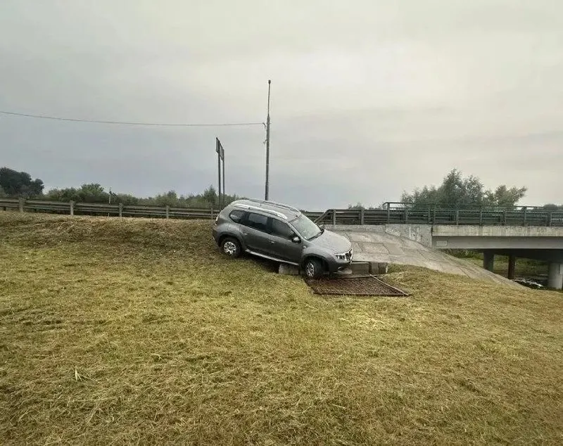 Смертельная авария произошла рано утром; обстоятельства происшествия уточняются.