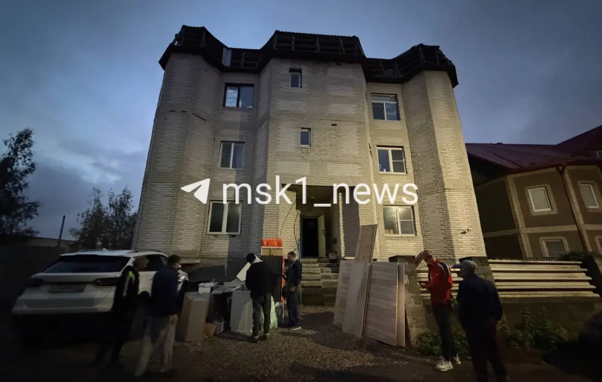 Жильцы дома СНТ «Круиз» в Коммунарке сообщают о незаконном сносе, полиция приезжала, но вопрос не решён; люди опасаются за имущество и просят вмешательства следственных органов.