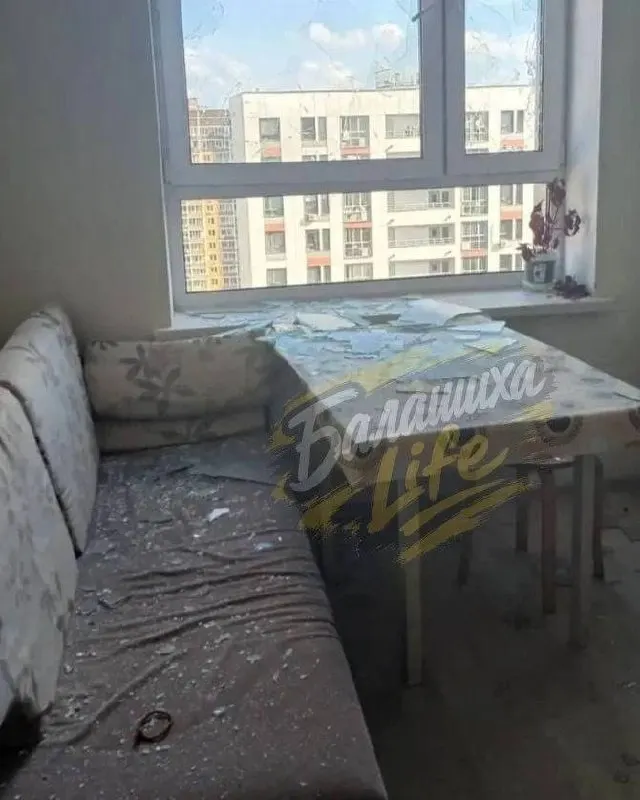 Жительница рассказала о переживаниях после атаки: укрытия в доме оказались закрытыми, а чиновники пообещали помощь.