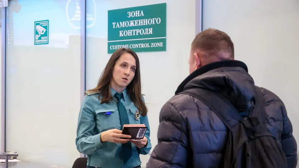 Новый документ усиливает контроль за вывоз драгоценного металла и крупных денежных сумм, вводя дополнительные требования к документам.