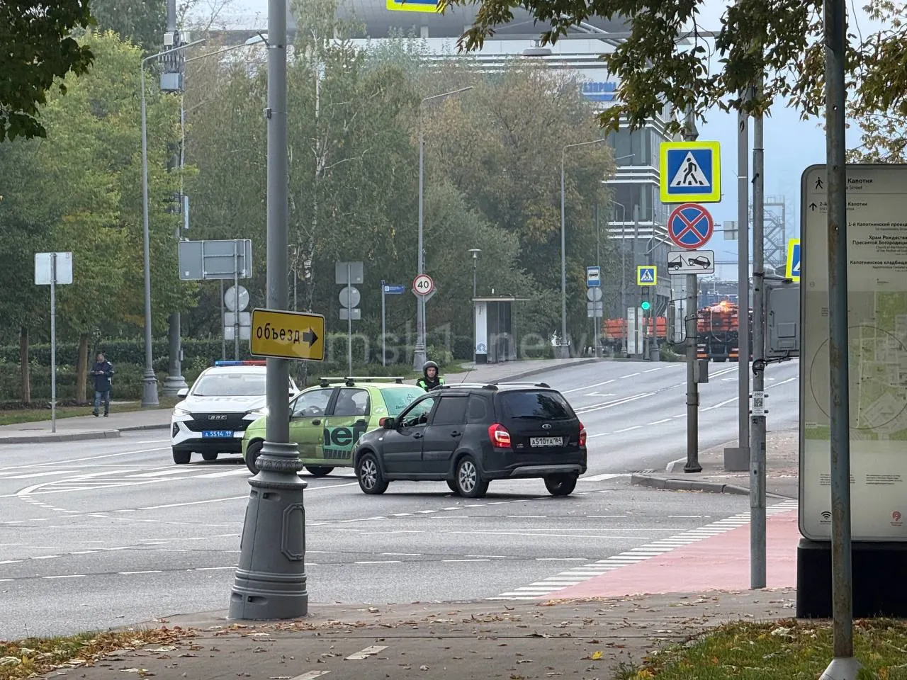 В Капотне перекрыта дорога к НПЗ, возможны затруднения на подъезде.