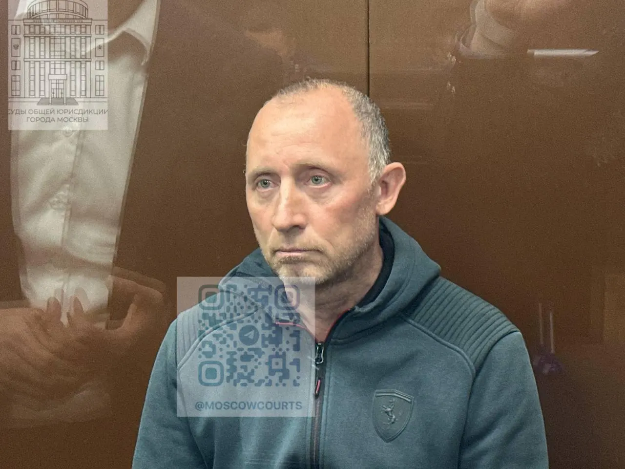 Бывший врио замгубернатора Курской области заявил о намерении заключить контракт с Минобороны и отправиться на войну против Украины после рассмотрения апелляции; приговор смягчили на три месяца.