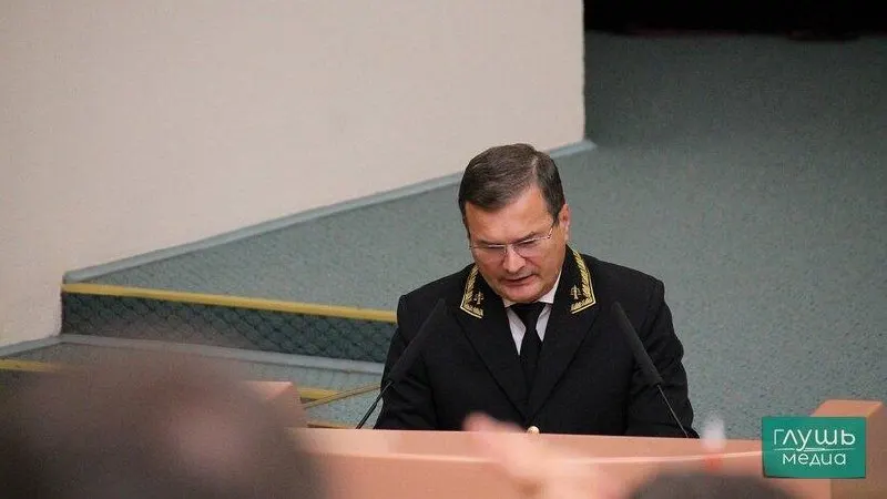 После комплексной проверки судов Саратовской области комиссия приняла дисциплинарные меры в отношении руководителя суда и его подчинённых, выявив системные нарушения.