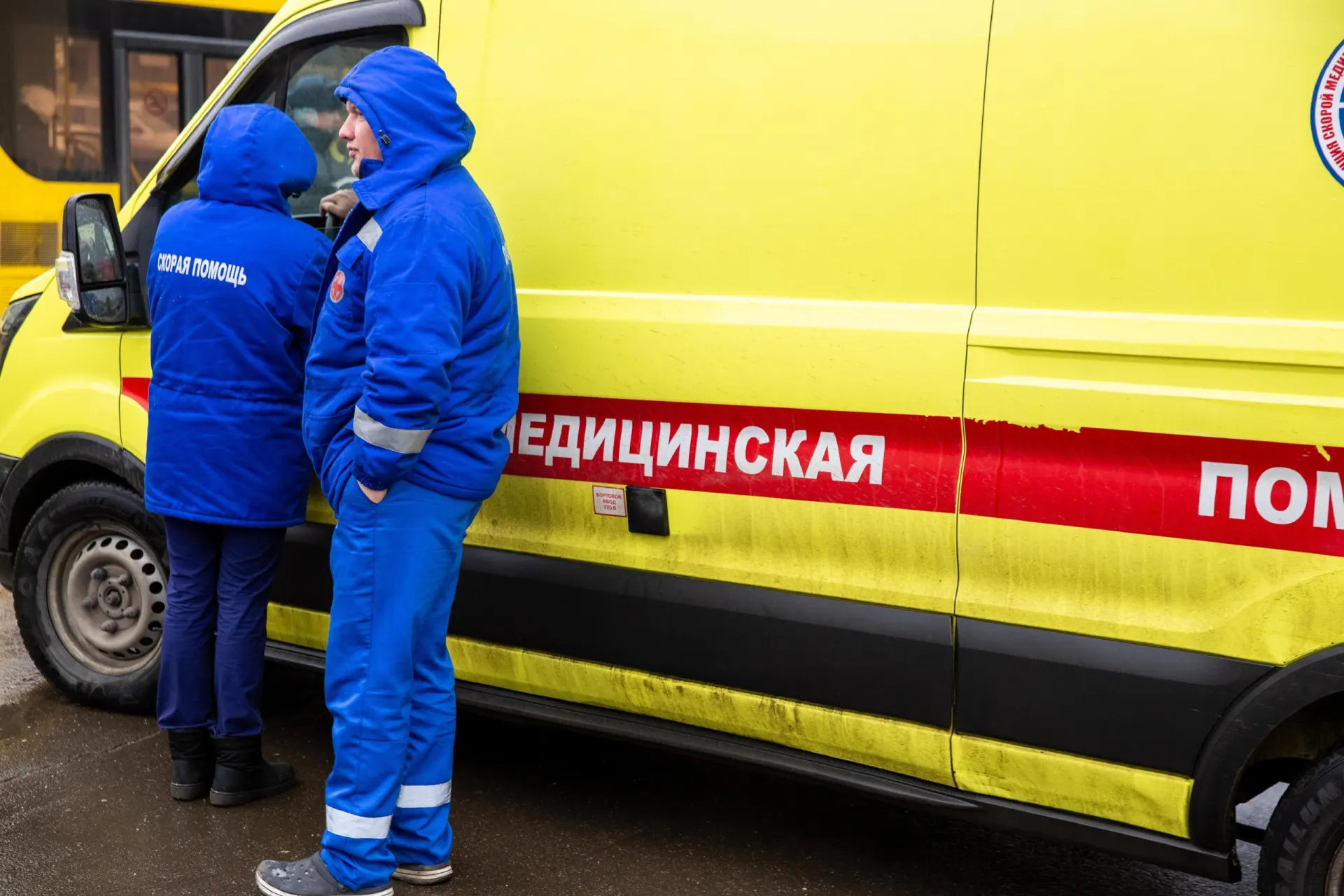 В двух школах произошёл инцидент с поножовщиной; есть пострадавшие, обстоятельства расследуются.