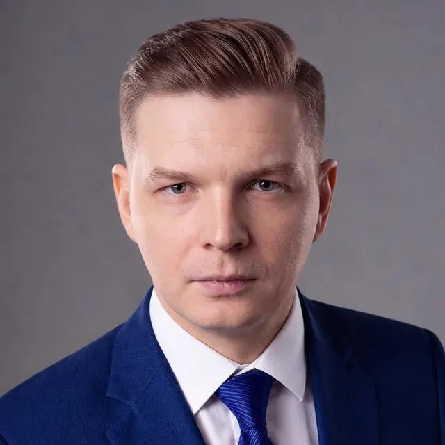 Московский областной суд отменил регистрацию кандидата Александра Муравьева по Люберецкому округу после подачи иска кандидата от другой партии, касающегося агитационных материалов и вопросов авторского права.