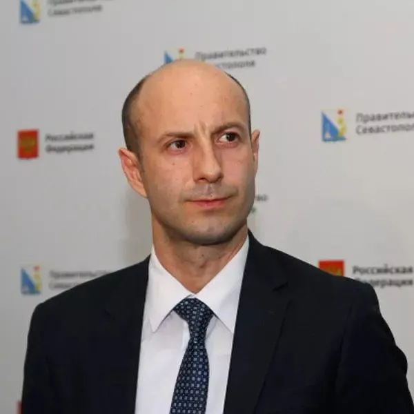 Бывший вице-губернатор Белгородской области Рустэм Зайнуллин осуждён на 20 лет колонии за взятки и растраты при строительстве оборонительных сооружений; сроки другим фигурантам дела снижены.