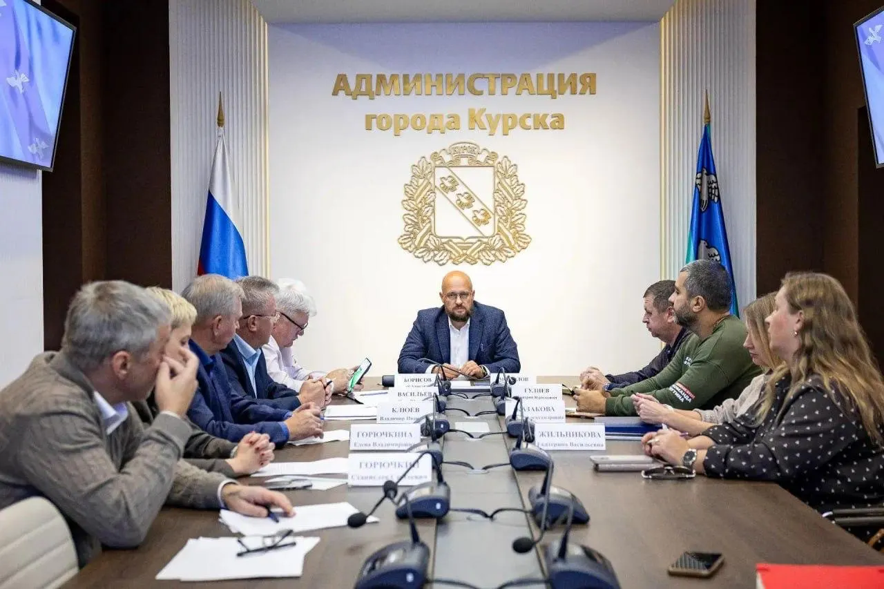 Инициатива обсуждается на фоне критики местной власти: предлагаются штрафы, регистрация животных и усиление ответственности владельцев.