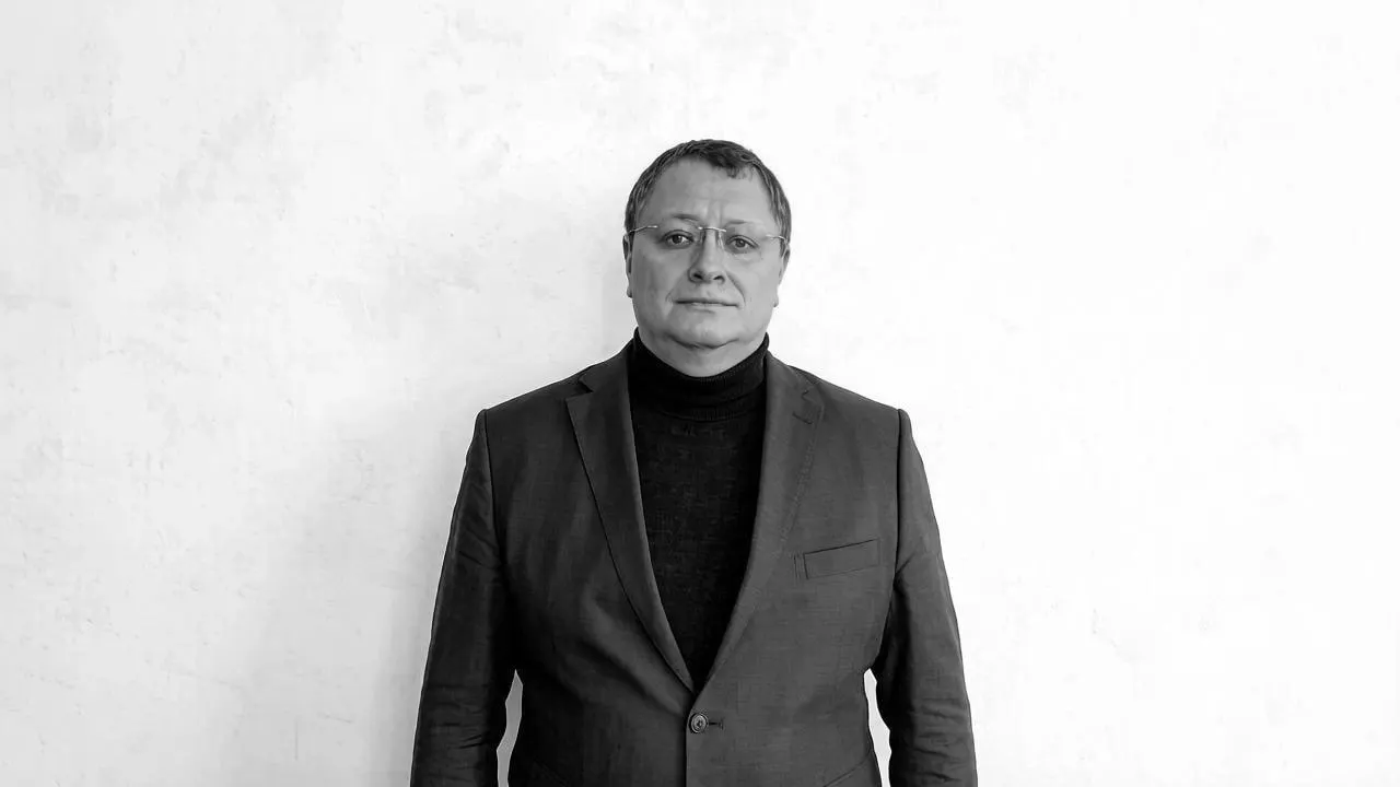 52 года. Александр Меркушкин умер в Москве во время лечения от острой почечной недостаточности; похороны пройдут в Саранске.