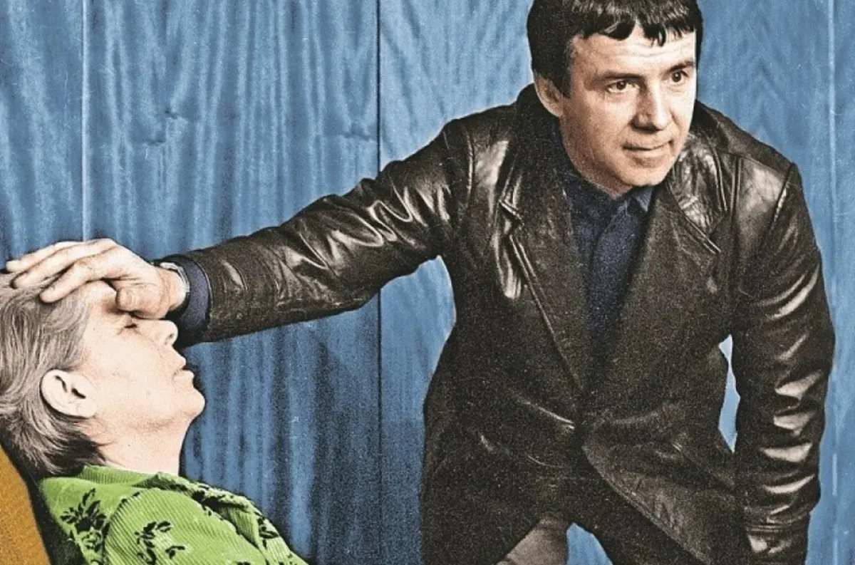 Умер советский психотерапевт Анатолий Кашпировский в возрасте 87 лет. Причина смерти — острая сердечная недостаточность. Его телепсихотерапевтические seансы стали знаковым феноменом эпохи и предметом многочисленных дискуссий.