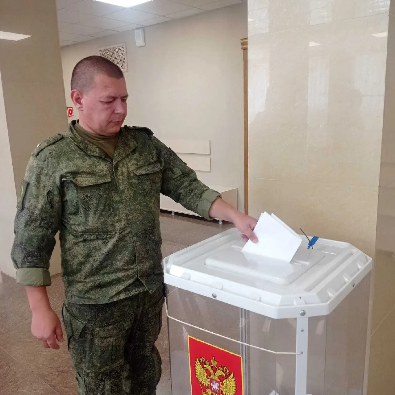 Обвинение предъявлено военному комиссару Богучарского района по делу о злоупотреблении должностными полномочиями; дело направлено в Воронежский гарнизонный военный суд. Рассмотрение будет ведать судья Егор Иванюхин.