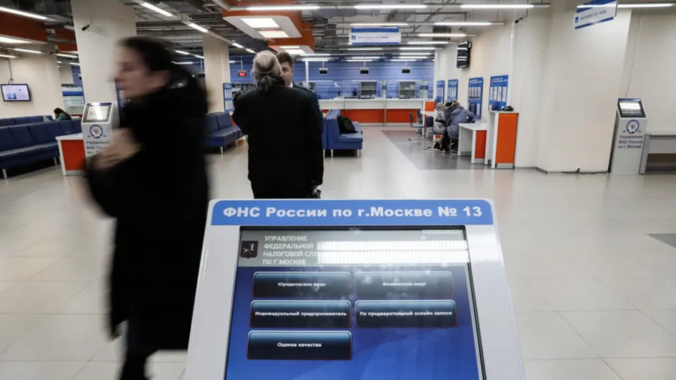 Утром 15 октября россияне столкнулись с массовыми сбоями в доступе к сервисам ФНС и новыми инцидентами в дата‑центрах. Эксперты предупреждают о рисках потери данных и необходимости перехода к более распределенной архитектуре.