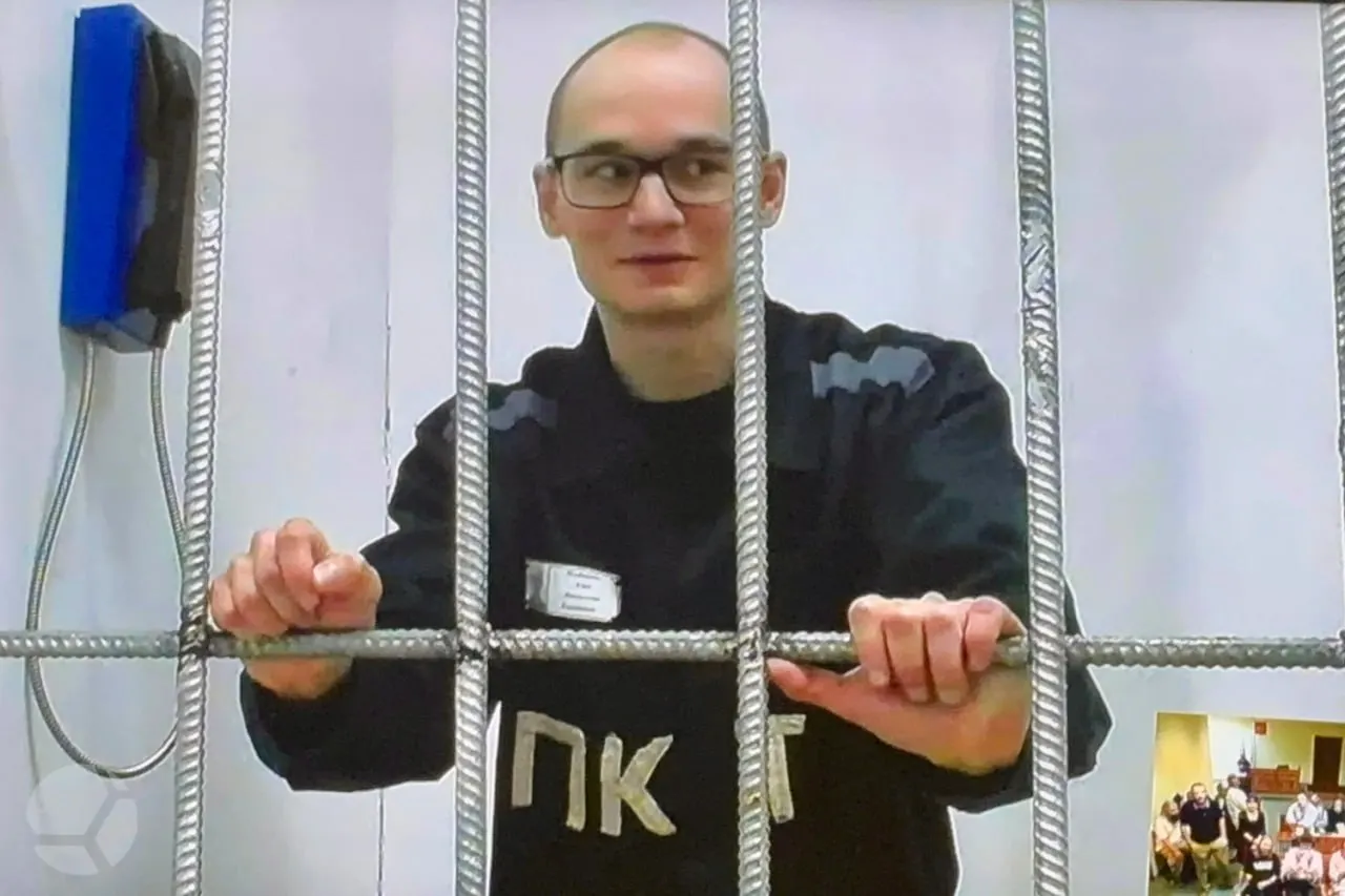 Политзаключённого Азата Мифтахова поместили в штрафной изолятор за якобы неубранную пыль; суд по жалобе на бездействие следствия проходит по видеосвязи.