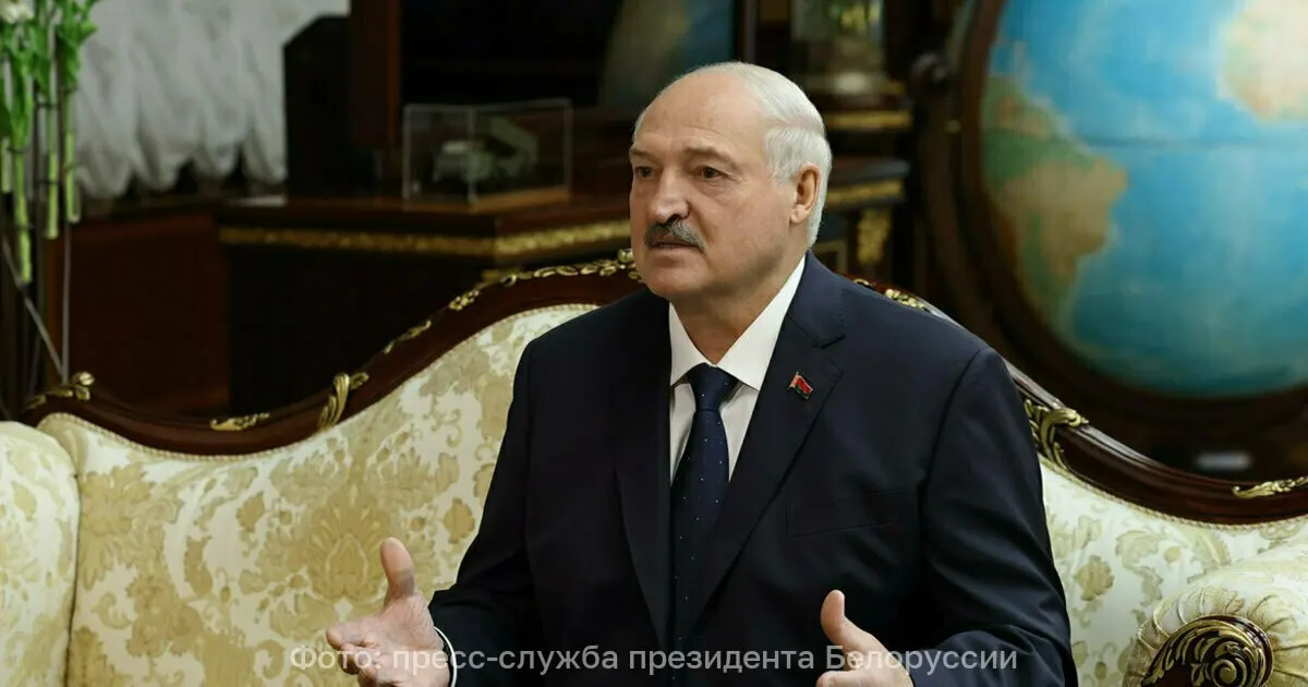 Белорусский лидер заявил о готовности обеспечивать Калининградскую область товарами и обсудил варианты сотрудничества в машиностроении и поставках продовольствия с Санкт‑Петербургом.