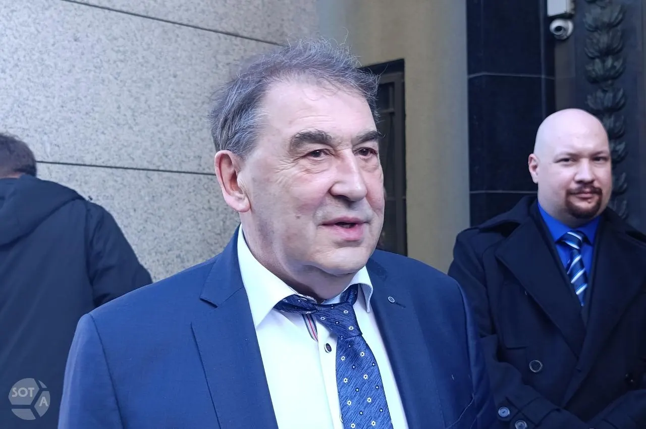 Бывший министр экономики Андрей Нечаев госпитализирован после инцидента в центре Москвы; источник сообщает о состоянии средней тяжести.