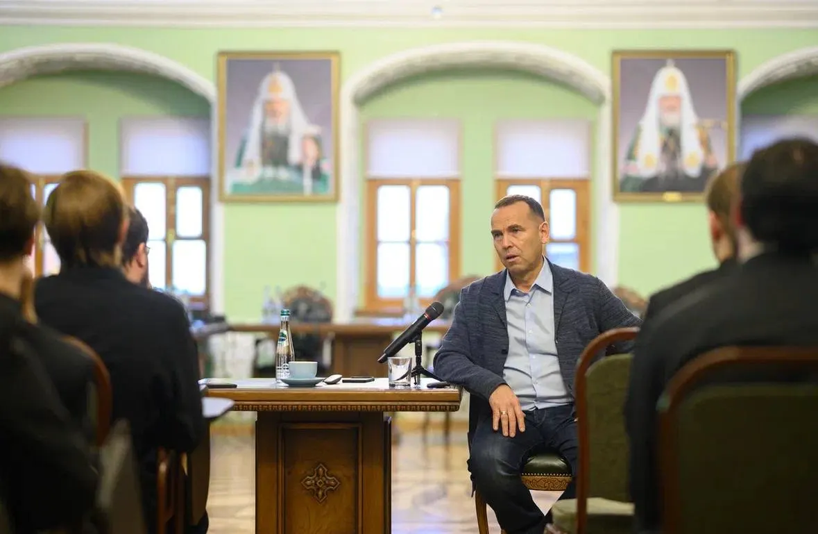 Глава региона поделился опытом развития Курганской области и ролью православия в воспитании молодёжи.