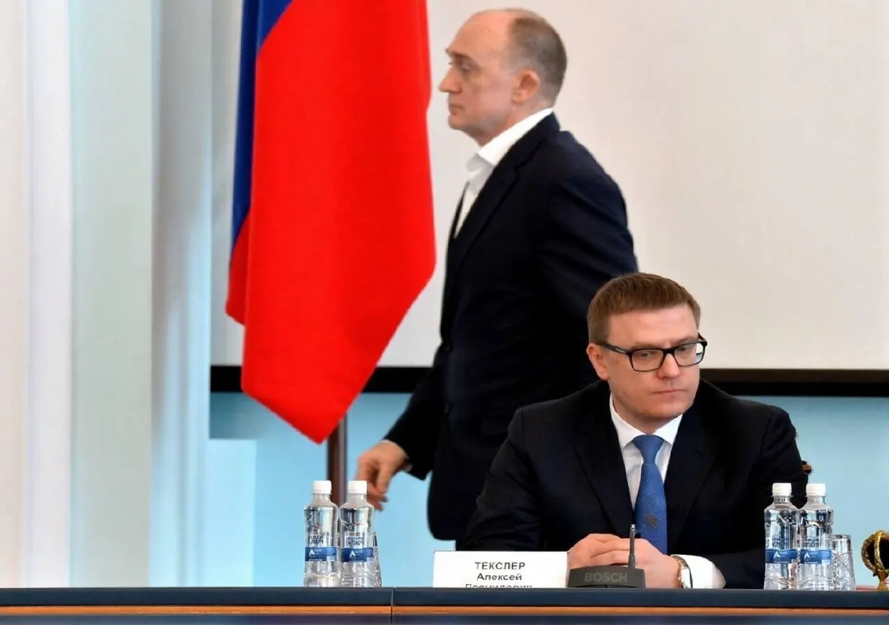 Бывший глава региона не смог оспорить решение МВД об объявлении его в федеральный розыск; в дело также попадают новые обстоятельства по делу о взятке.