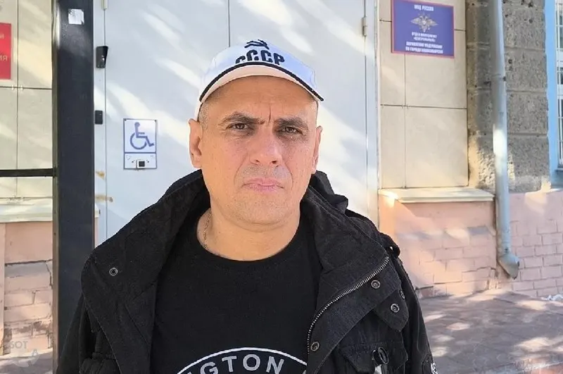Мировой суд назначил штраф в пять тысяч рублей за видеоролик в Telegram, в котором оппозиционер выразил мнение, что голосовать за партию власти не стоит; суд посчитал это незаконной агитацией.