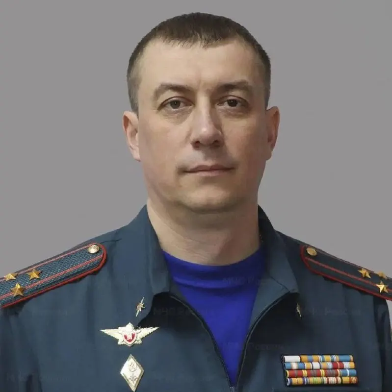 43-летний полковник Иван Старовойт назначен начальником курского управления МЧС. Ранее он временно руководил управлением и возглавлял Амурский спасательный центр в Хабаровске; принимал участие в ликвидации последствий крупных ЧП и награждён медалью.